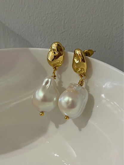 New French Retro Baroque Pearl Pendant Earrings for Women – Elegant Metal Party Accessories