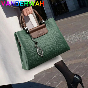 Luxury Designer Ladies' Handbags: 3-Layer Alligator Leather Crossbody Bag for Women