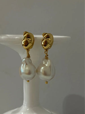 New French Retro Baroque Pearl Pendant Earrings for Women – Elegant Metal Party Accessories